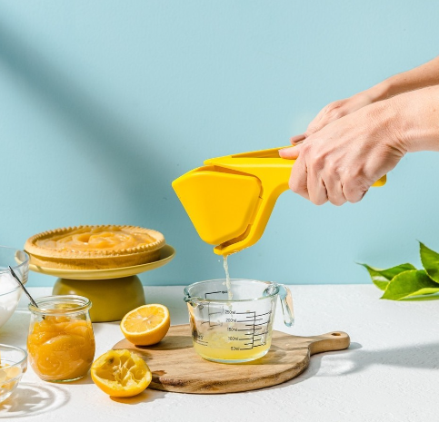 Dreamfarm Fluicer Citrus Squeezer
